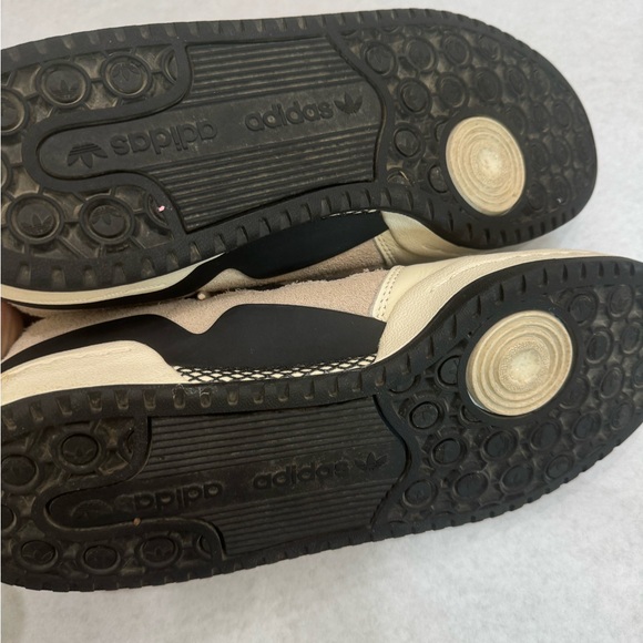 EUC Adidas FORUM LOW CL SHOES Black and Cream Size 7.5 - Picture 7 of 8